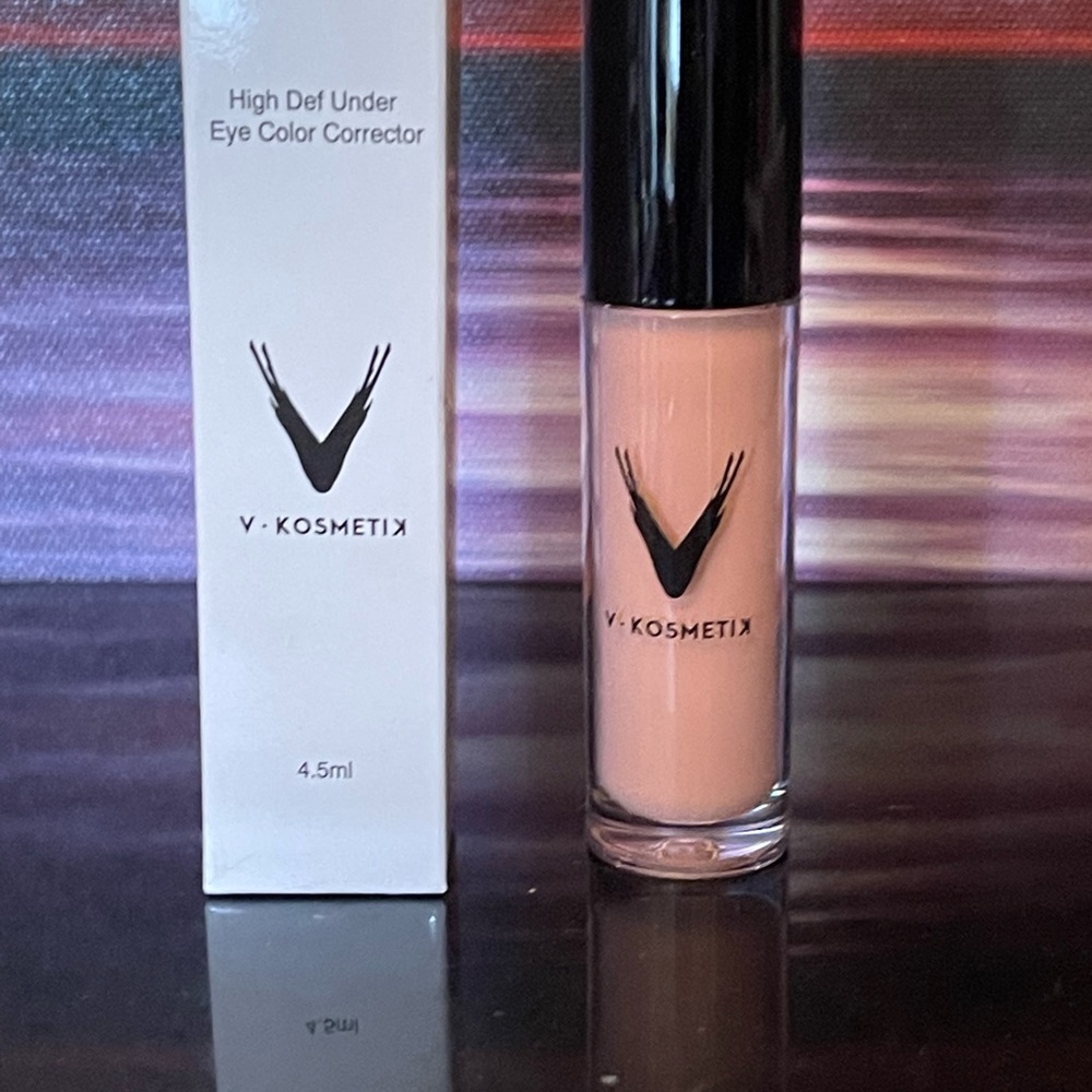 Creamy Liquid Lipstick in Peachy